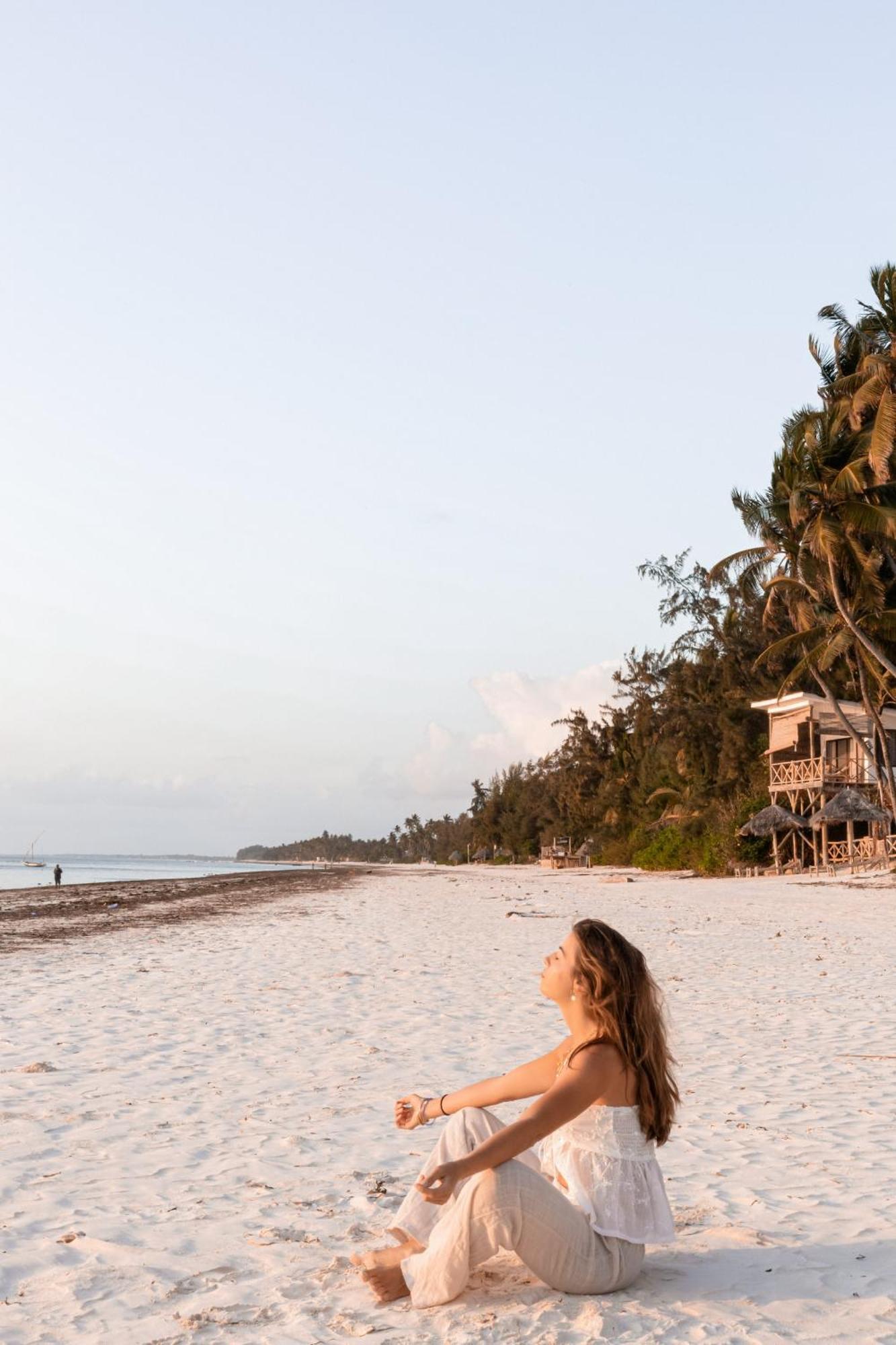 Pili Pili Orient Beach Resort Буэхуу Экстерьер фото