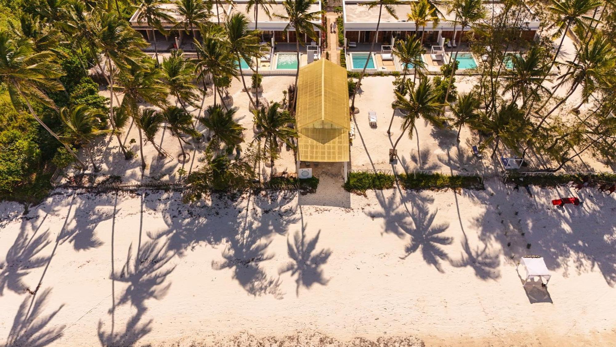 Pili Pili Orient Beach Resort Буэхуу Экстерьер фото