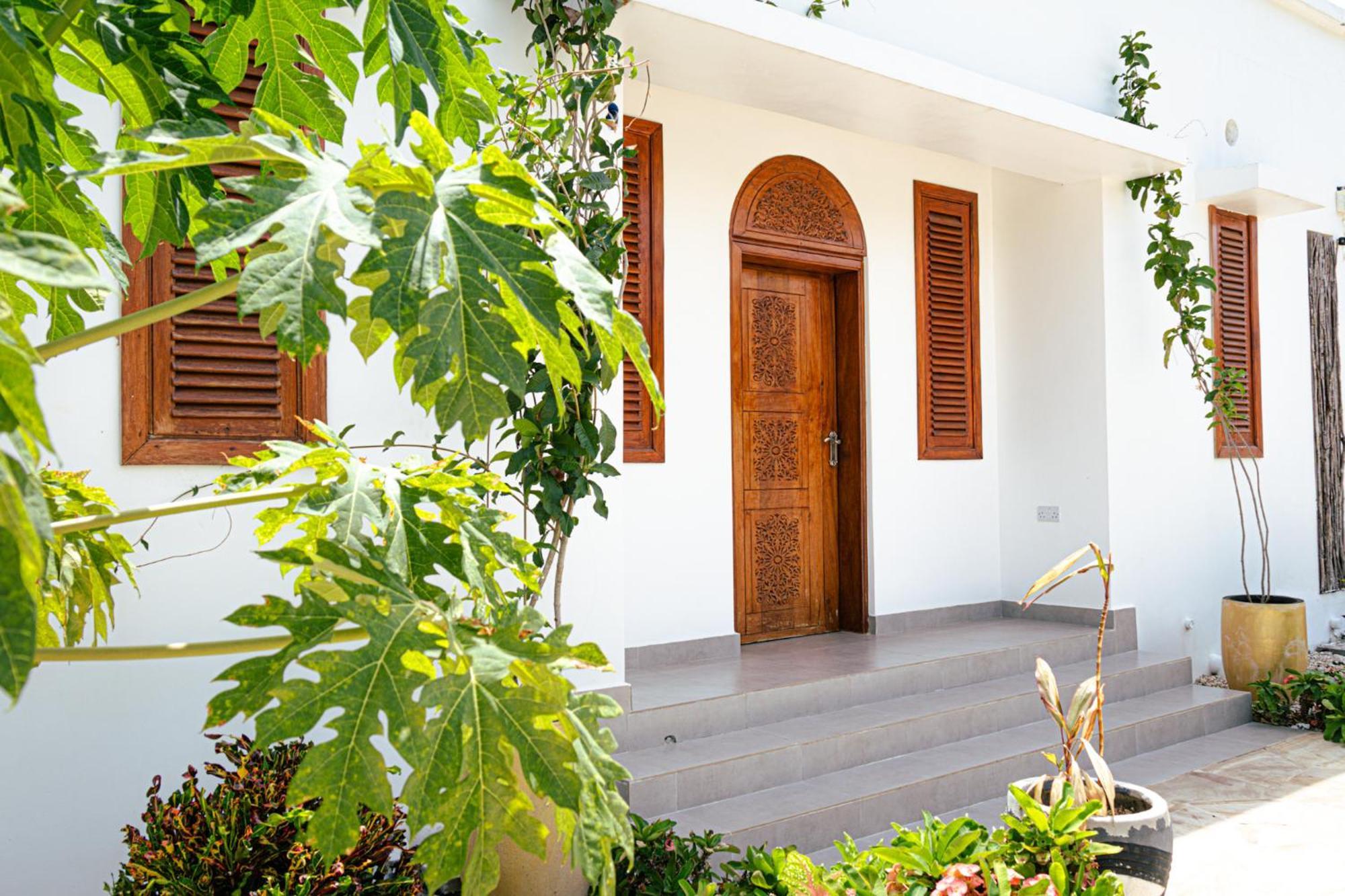 Pili Pili Orient Beach Resort Буэхуу Экстерьер фото