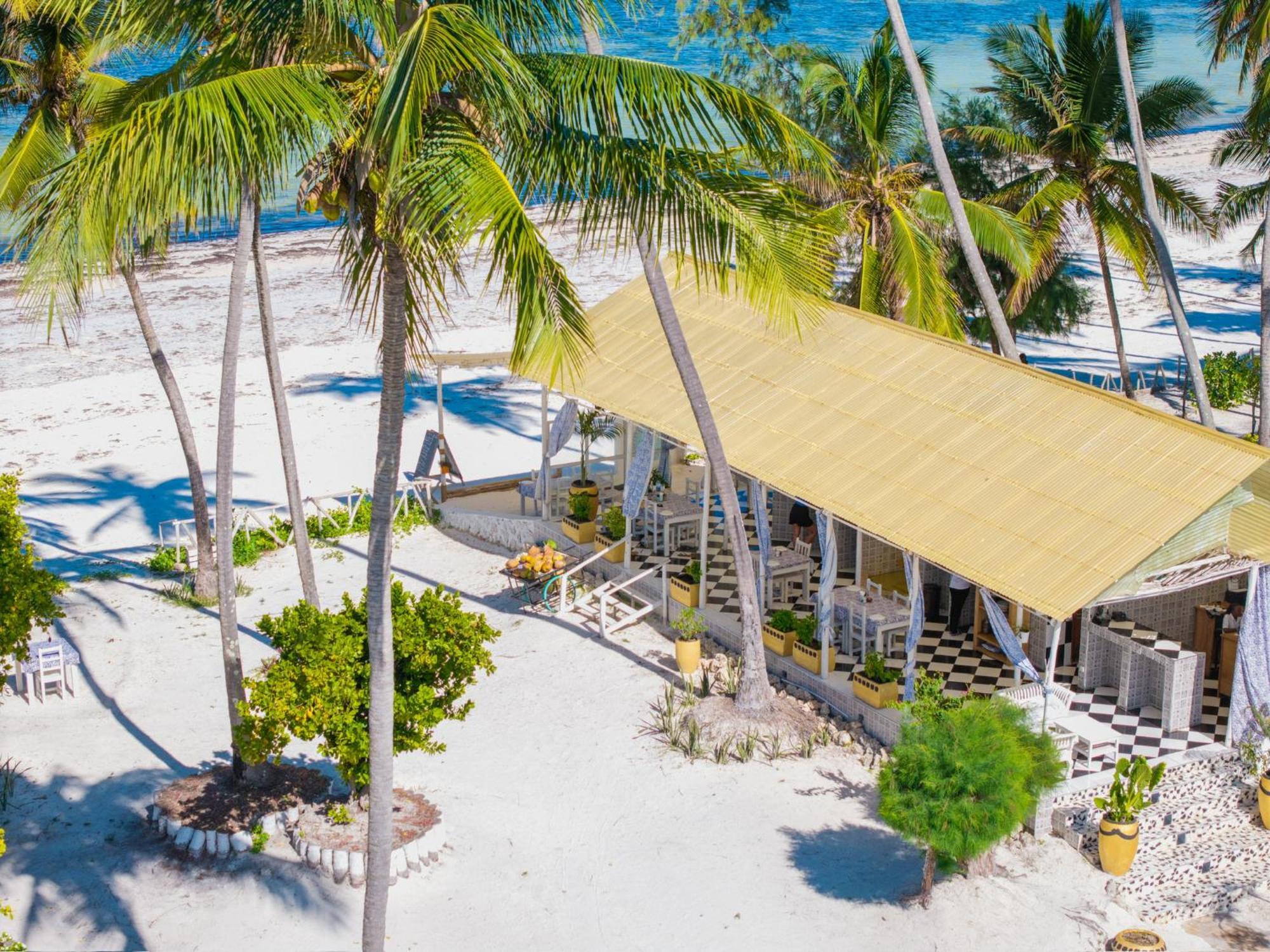 Pili Pili Orient Beach Resort Буэхуу Экстерьер фото
